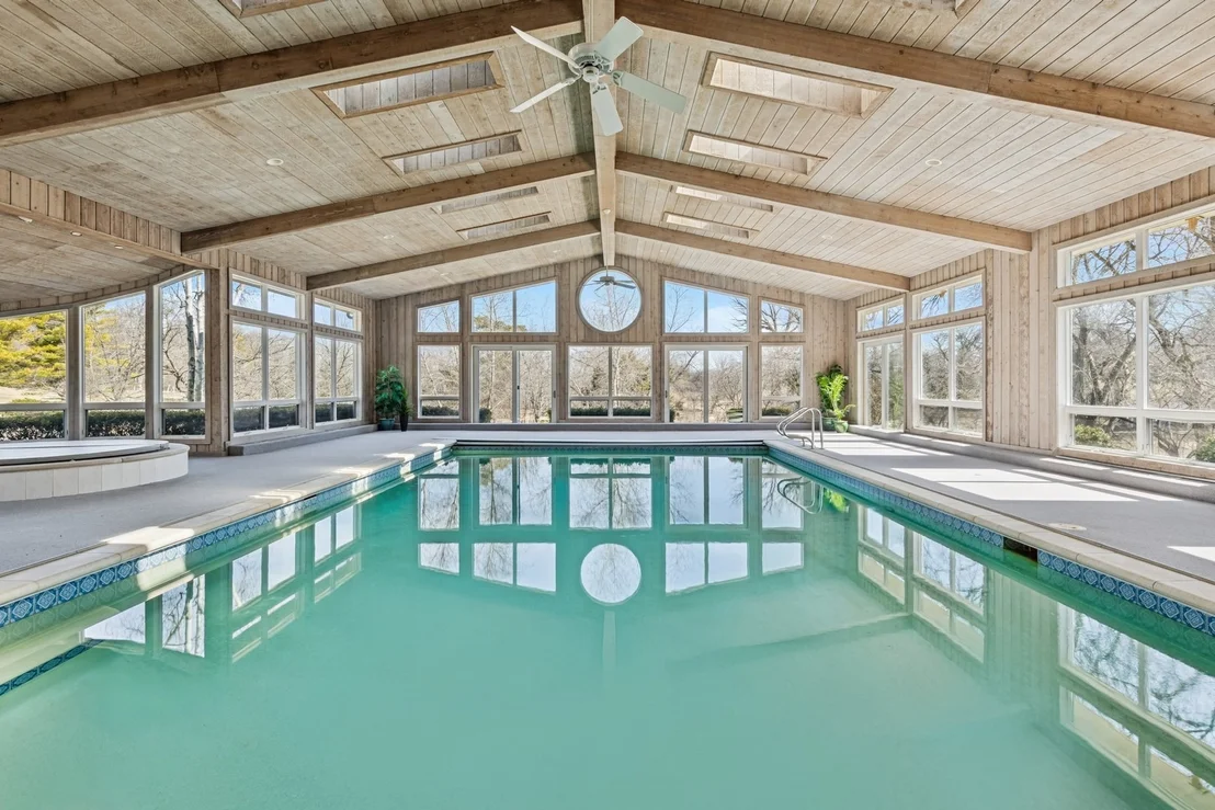 Photo of 560 Oak Knoll Road