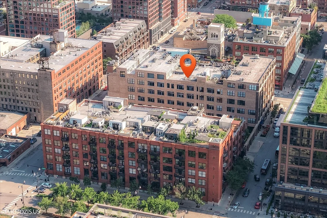 Photo of Unit 202 at 1000 W Washington Boulevard