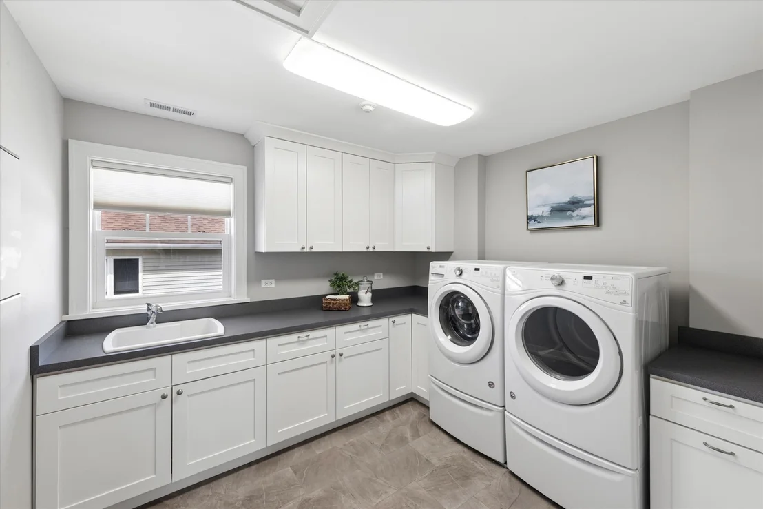 Photo of 650 N West Avenue