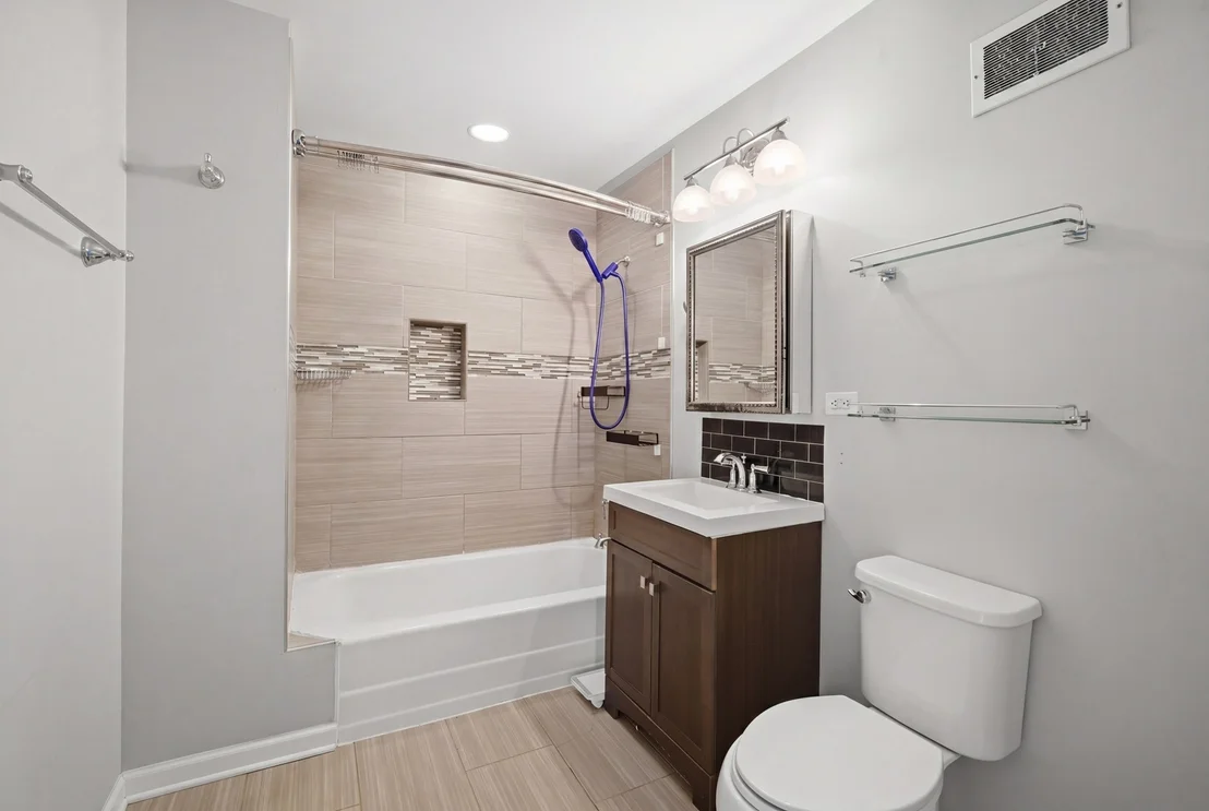 Photo of 1522 N Hillside Avenue