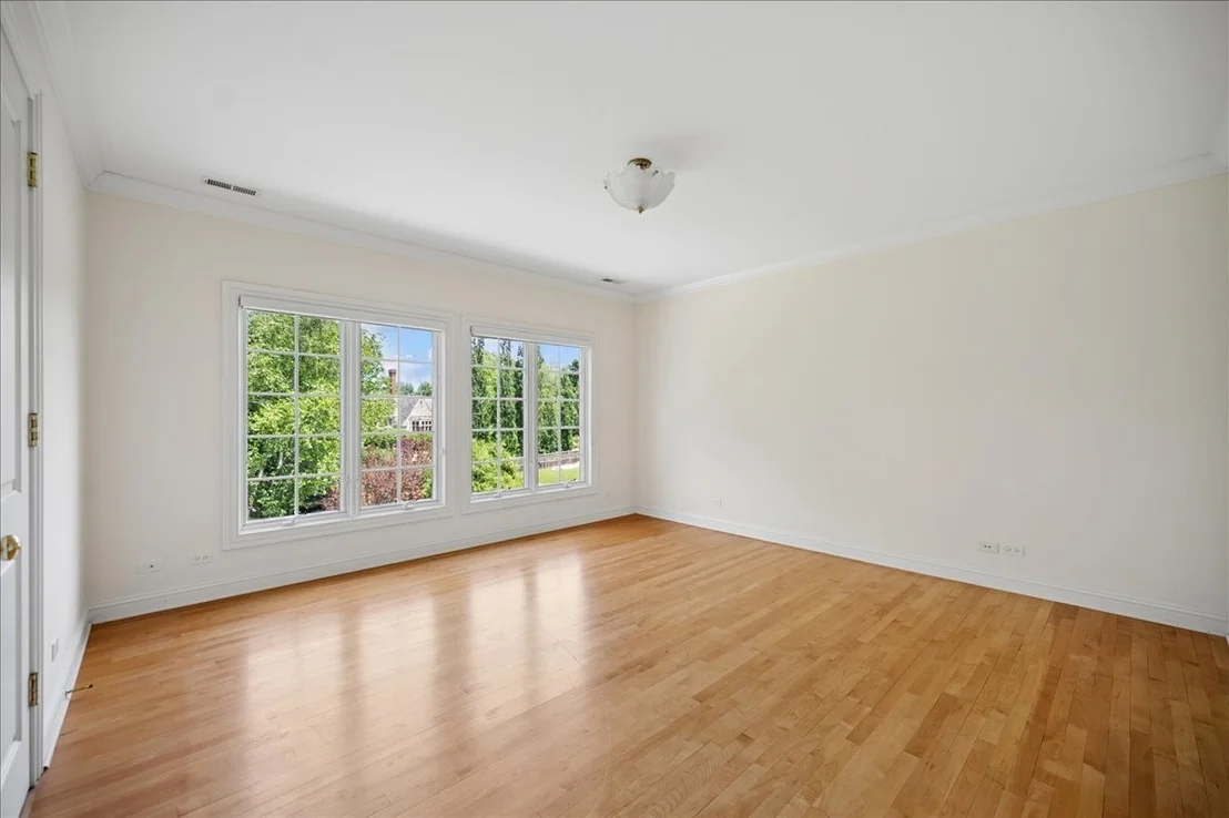 Photo of 621 Sheridan Road
