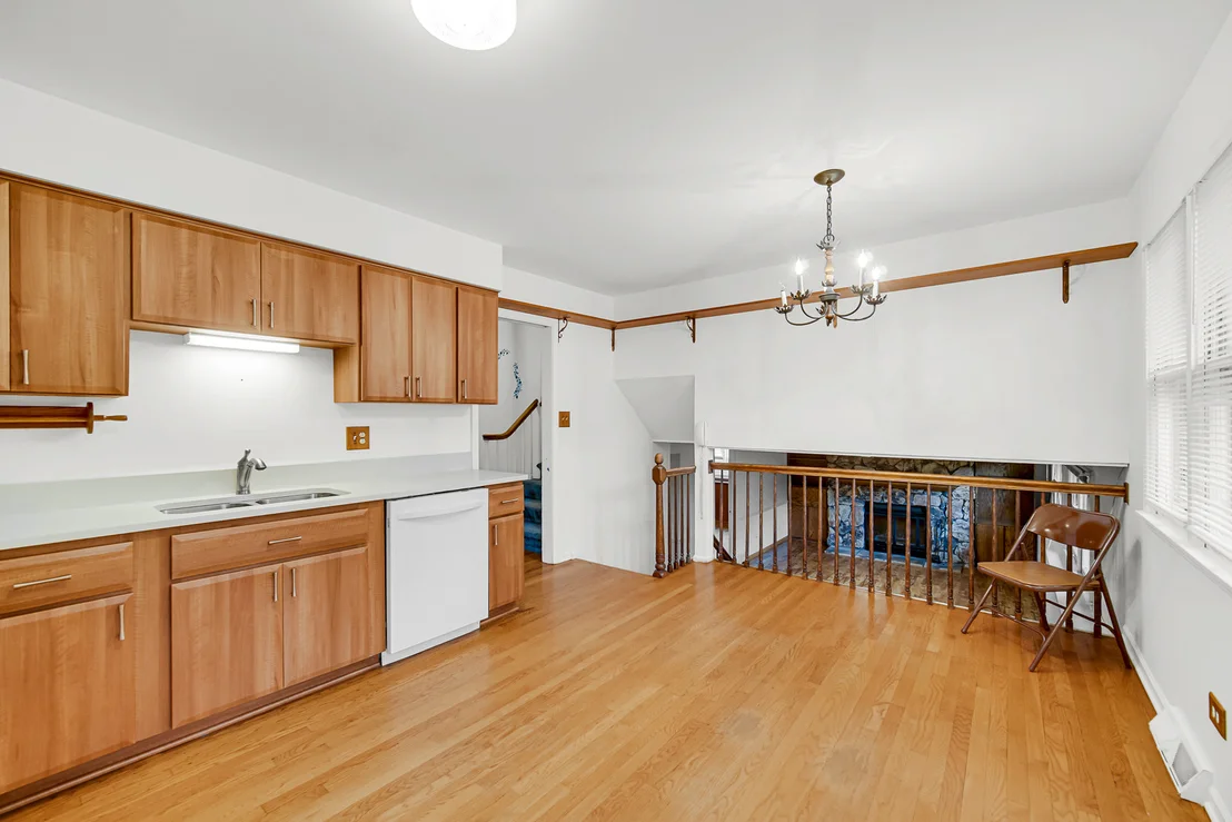 Photo of 986 Harvard Lane