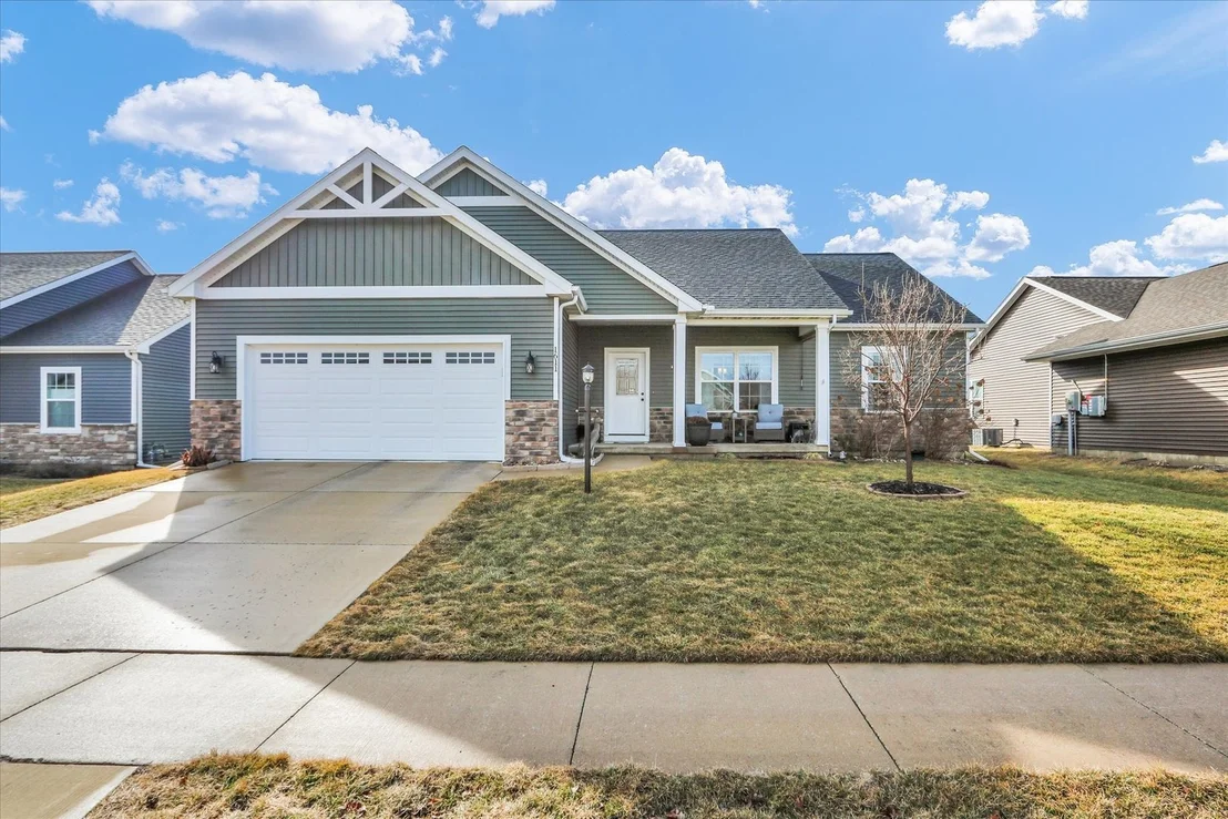 Photo of 1611 E Vernon Drive