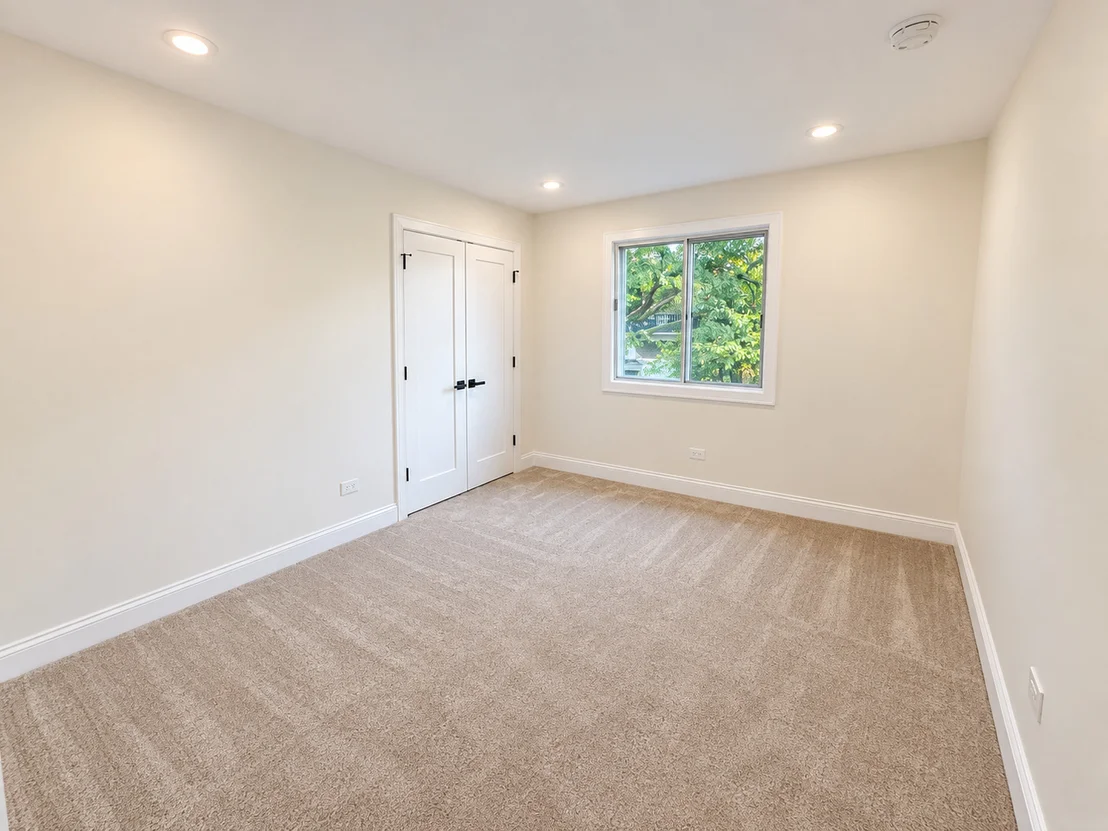 Photo of Unit 1221 at 5237 James Lane