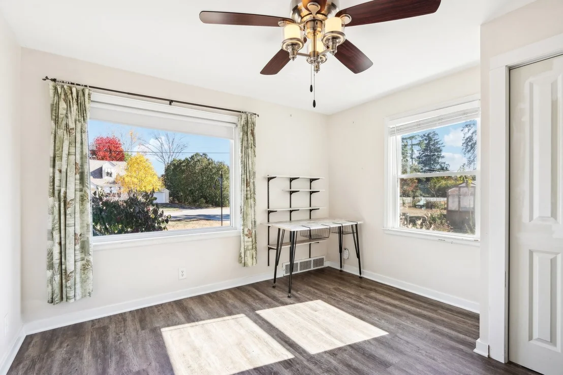 Photo of 420 Willow Road