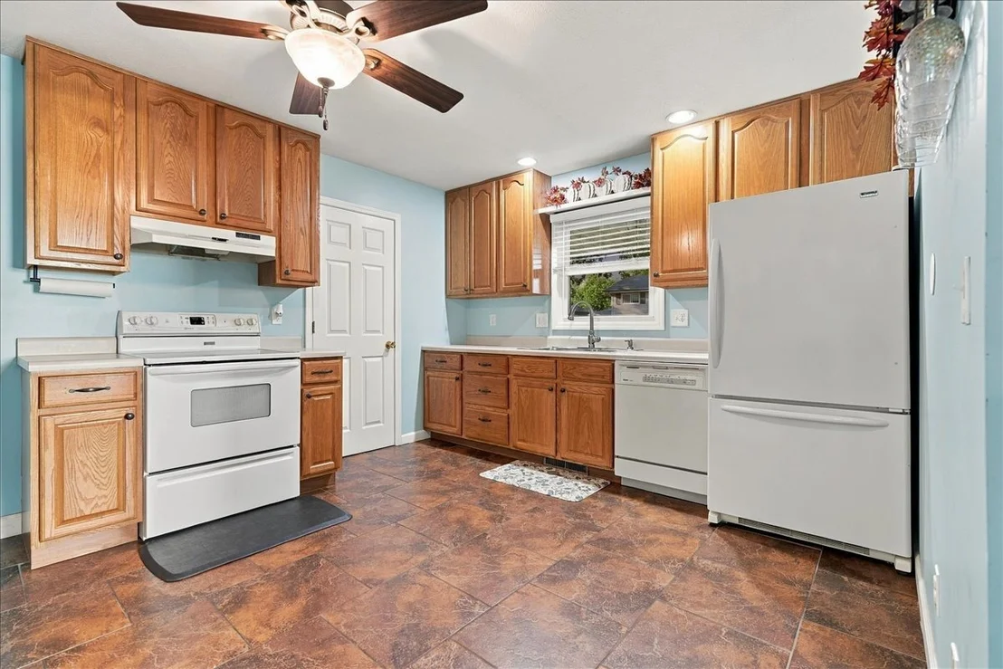 Photo of 1211 Searle Drive