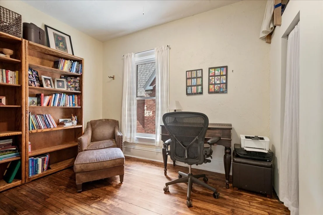 Photo of 1621 Florence Avenue