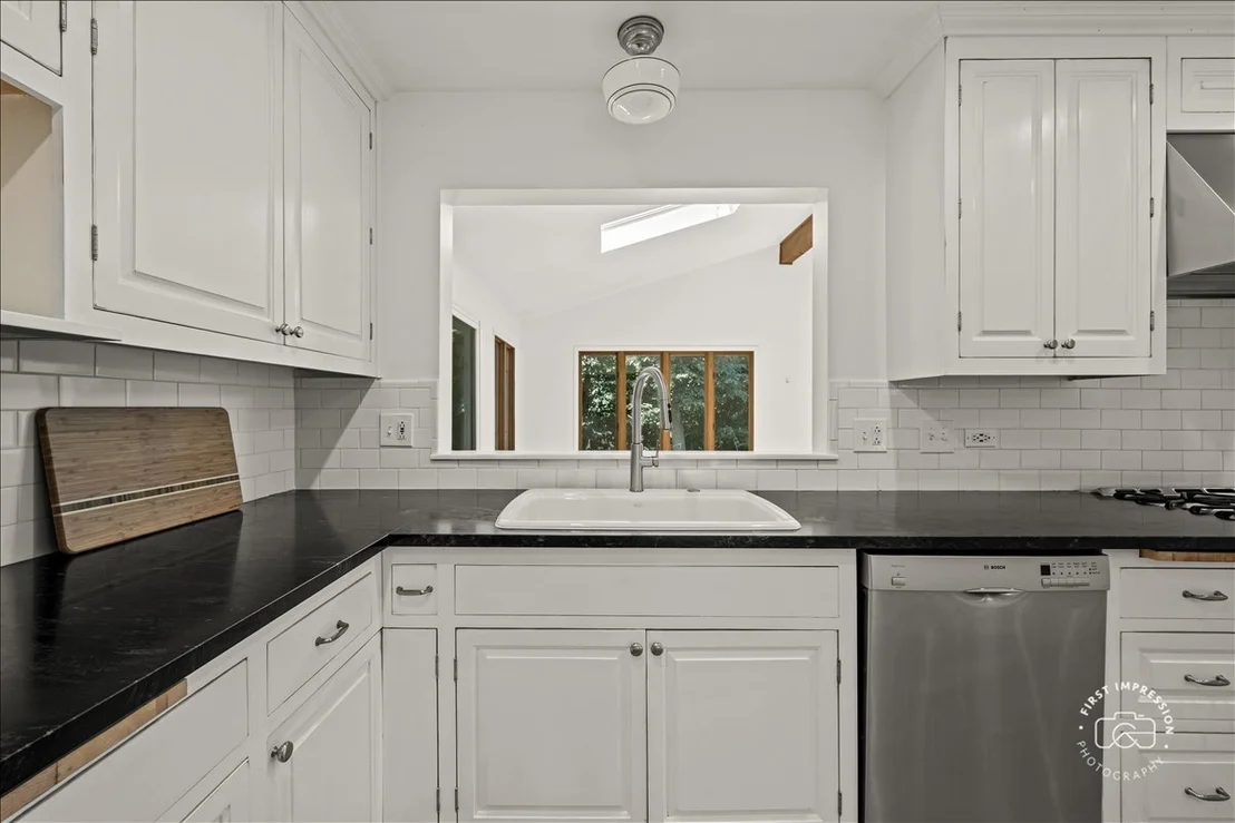 Photo of 1009 Douglas Avenue