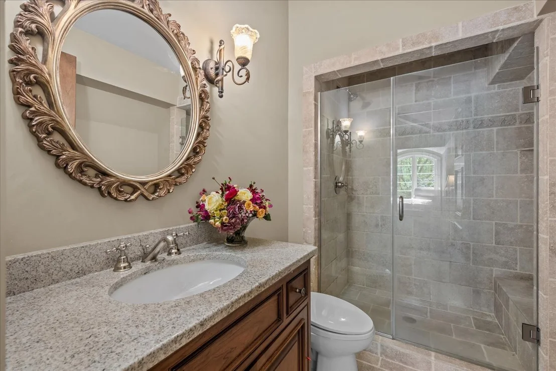 Photo of 586 Spruce Avenue