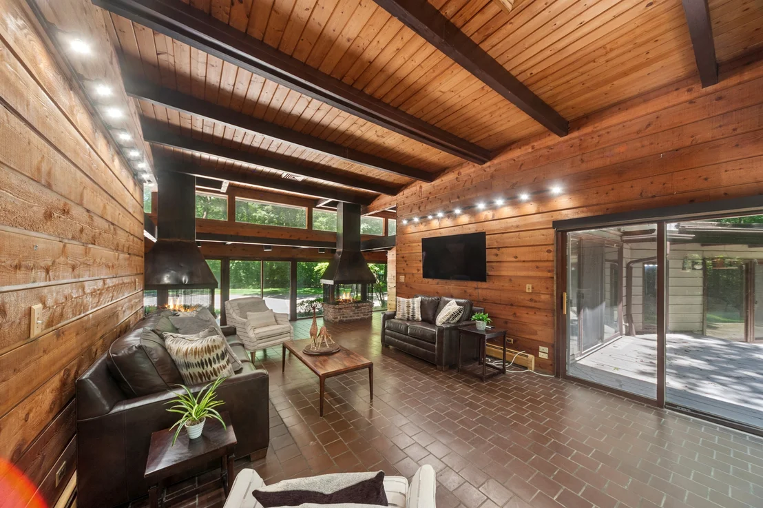 Photo of 3033 Blackthorn Road