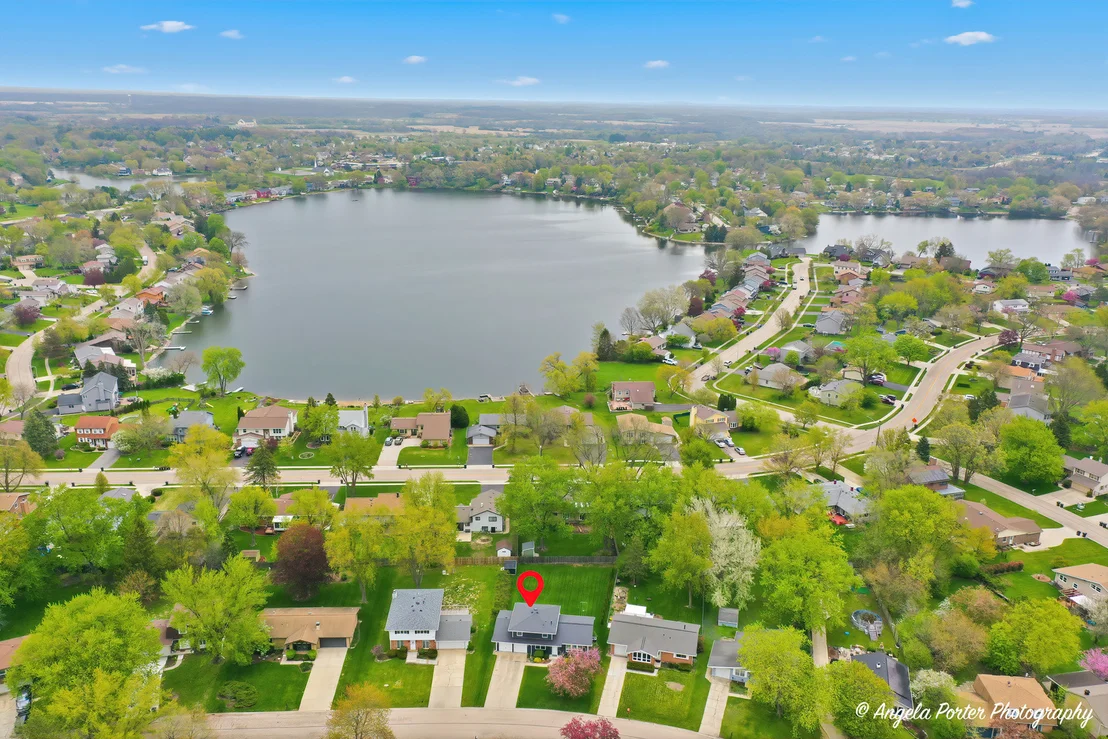 Photo of 412 Surrey Lane