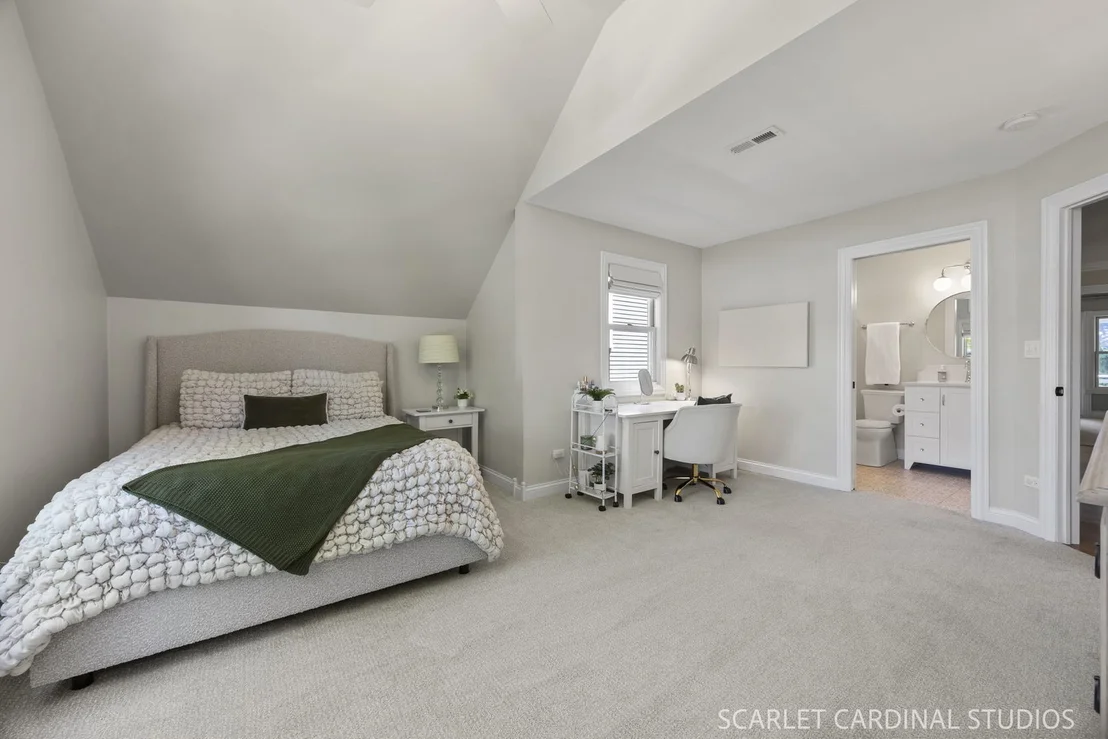 Photo of 616 E Willow Avenue
