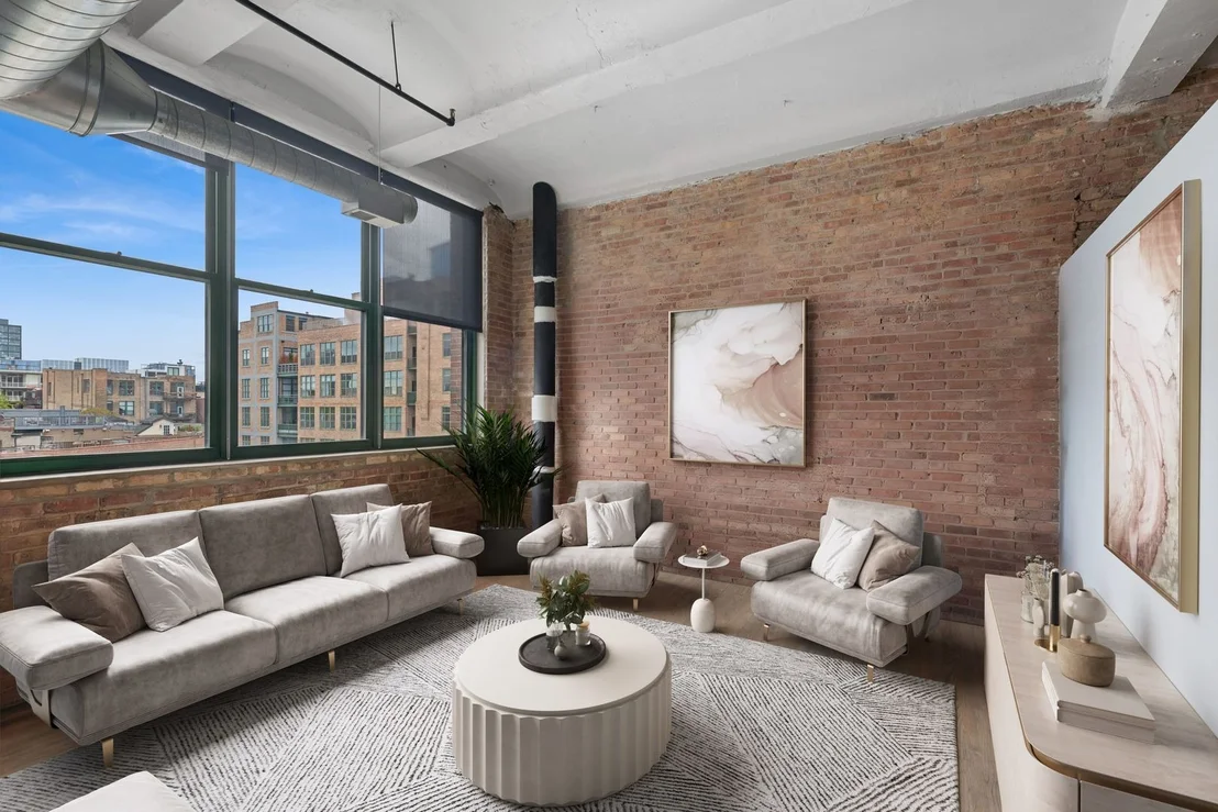Photo of Unit 410 at 1000 W WASHINGTON Boulevard