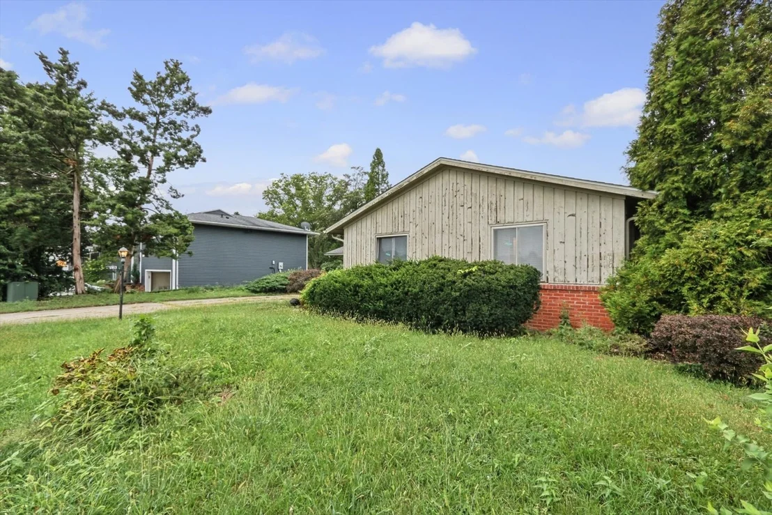 Photo of 1913 Moraine Drive