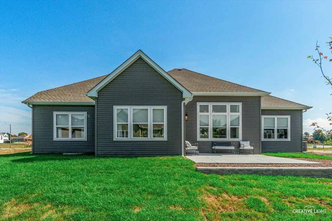 Photo of 861 Claridge Drive
