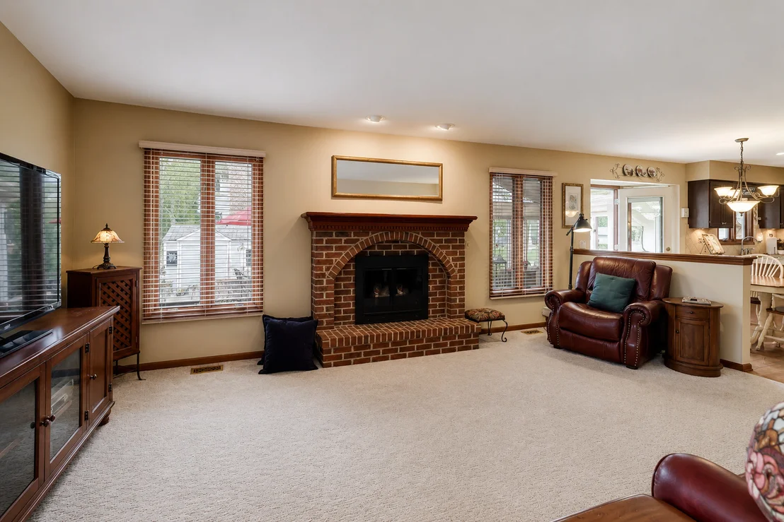 Photo of 1265 N Scarlet Drive