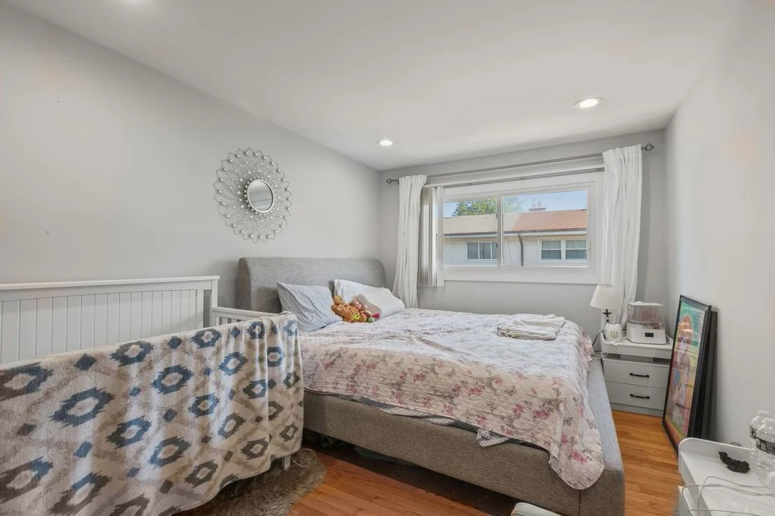 Photo of Unit B at 8914 Robin Drive