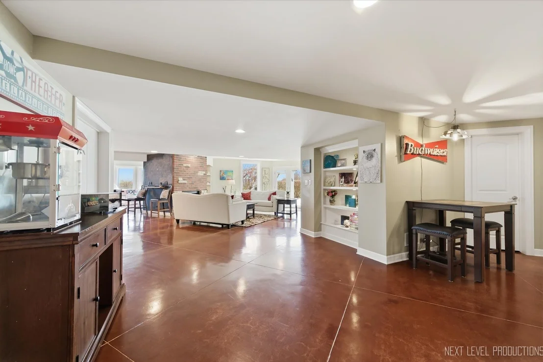 Photo of 1933 Spring Valley Drive
