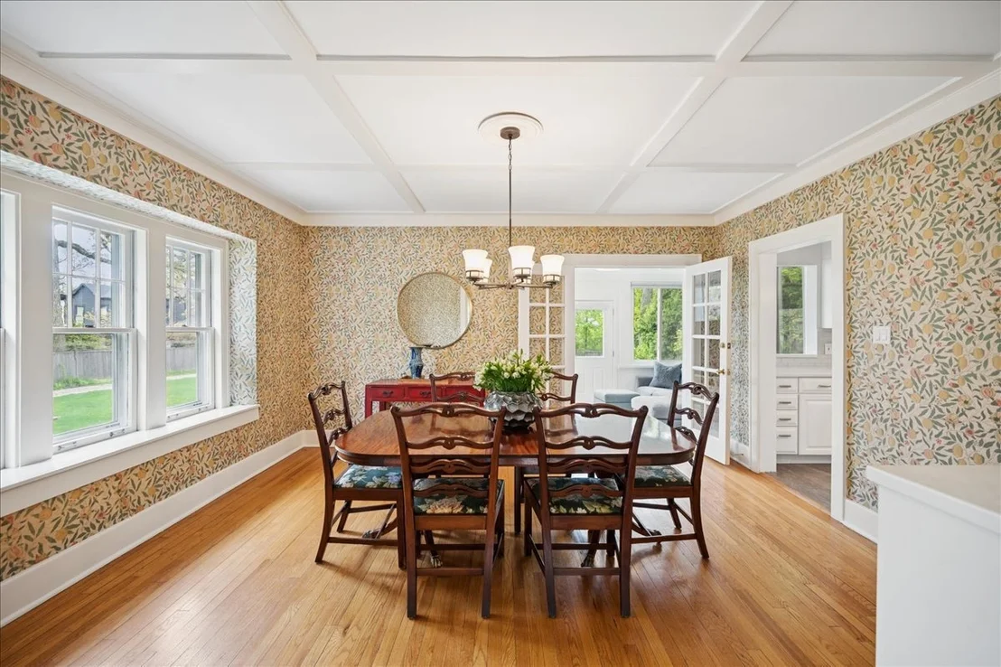 Photo of 972 Elm Street