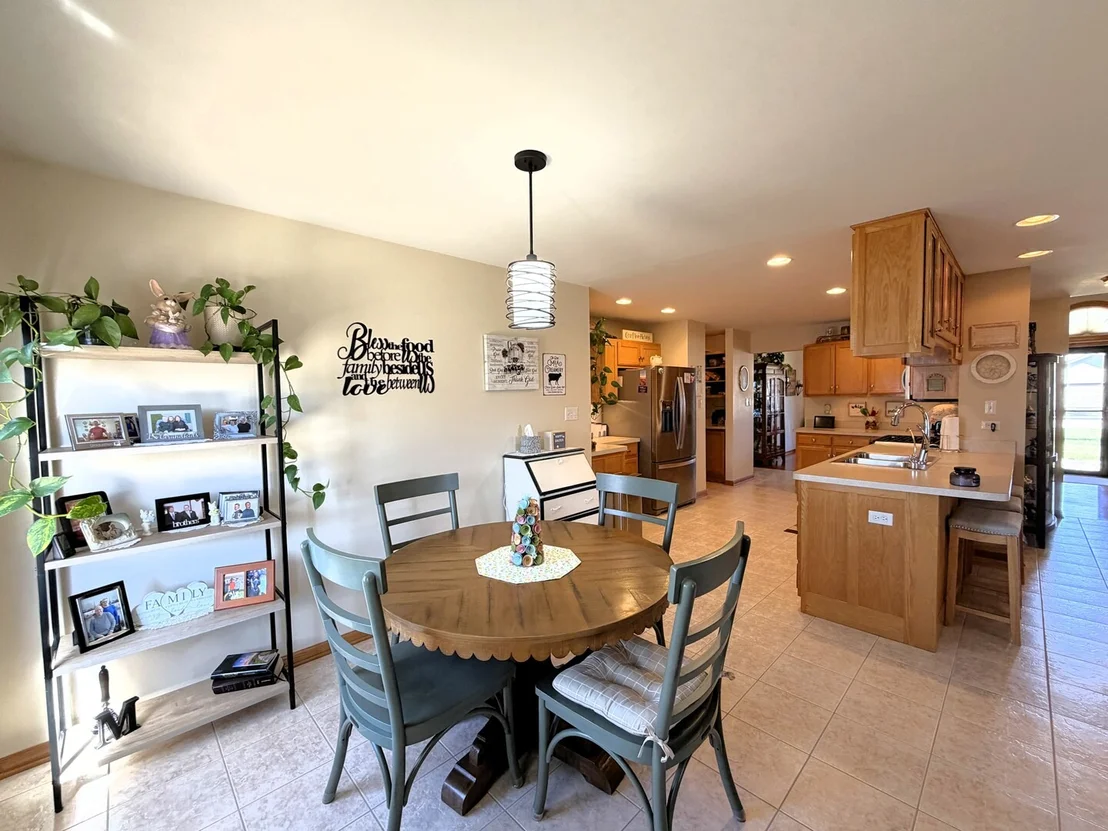 Photo of 1425 Argyle Lane N