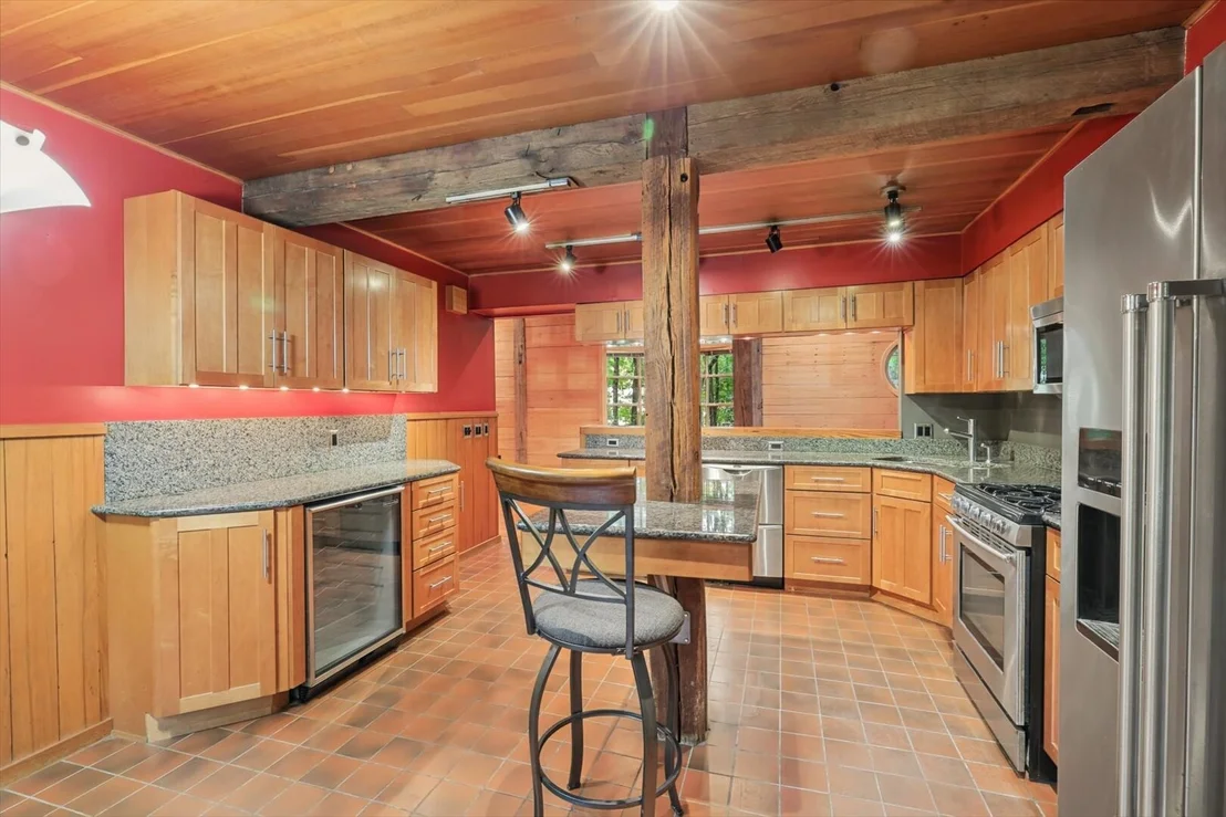 Photo of 802 La Sell Drive