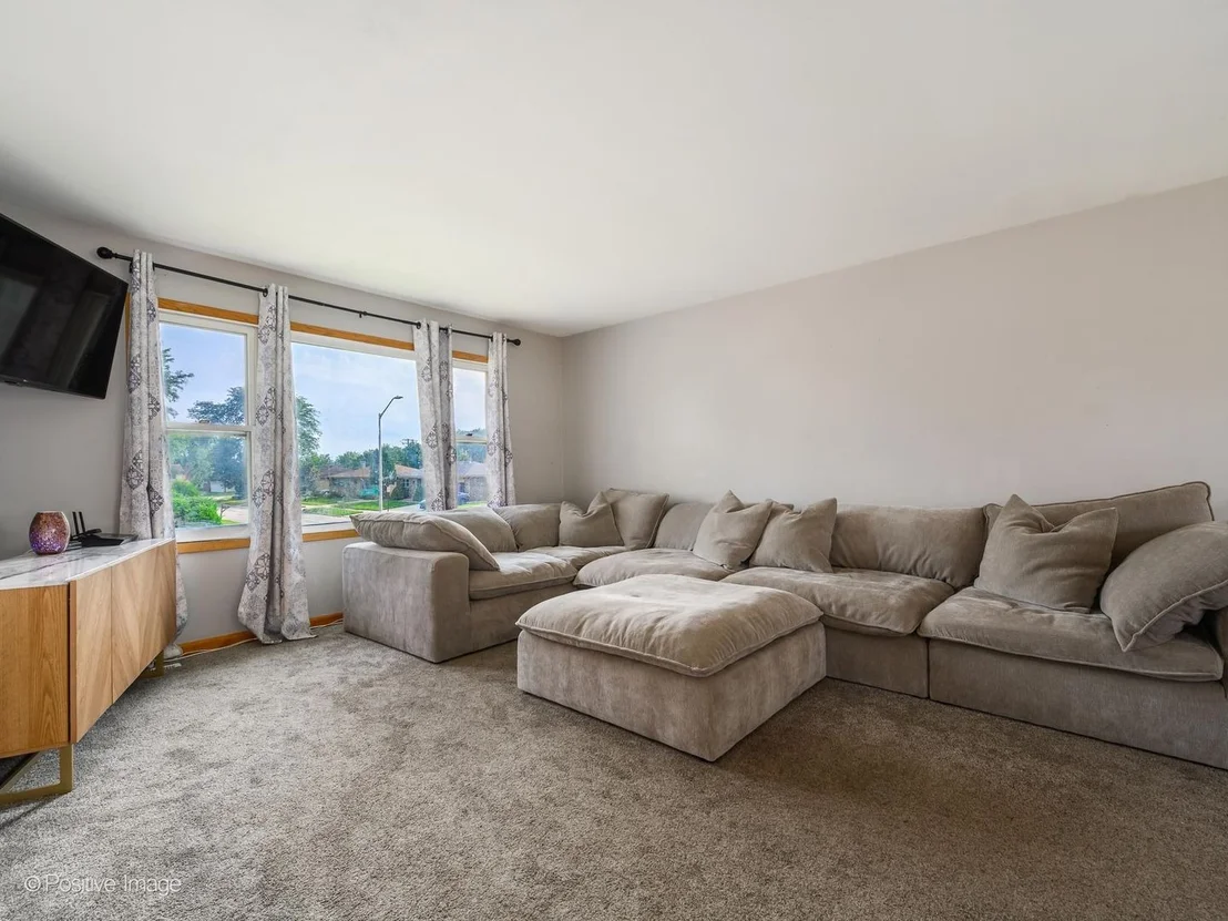 Photo of 557 Delaware Trail