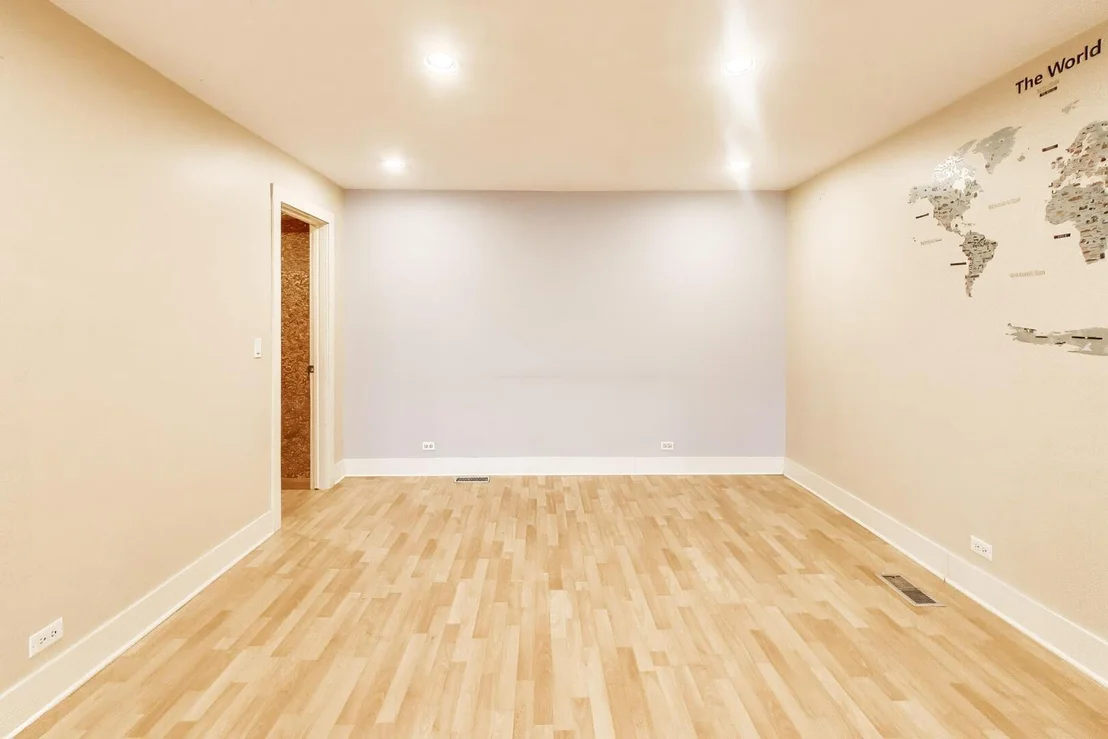 Photo of 2100 Valley Lo Lane