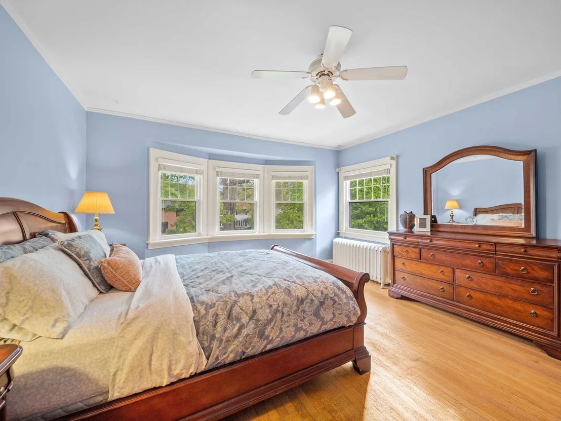 Photo of 1115 Forest Avenue