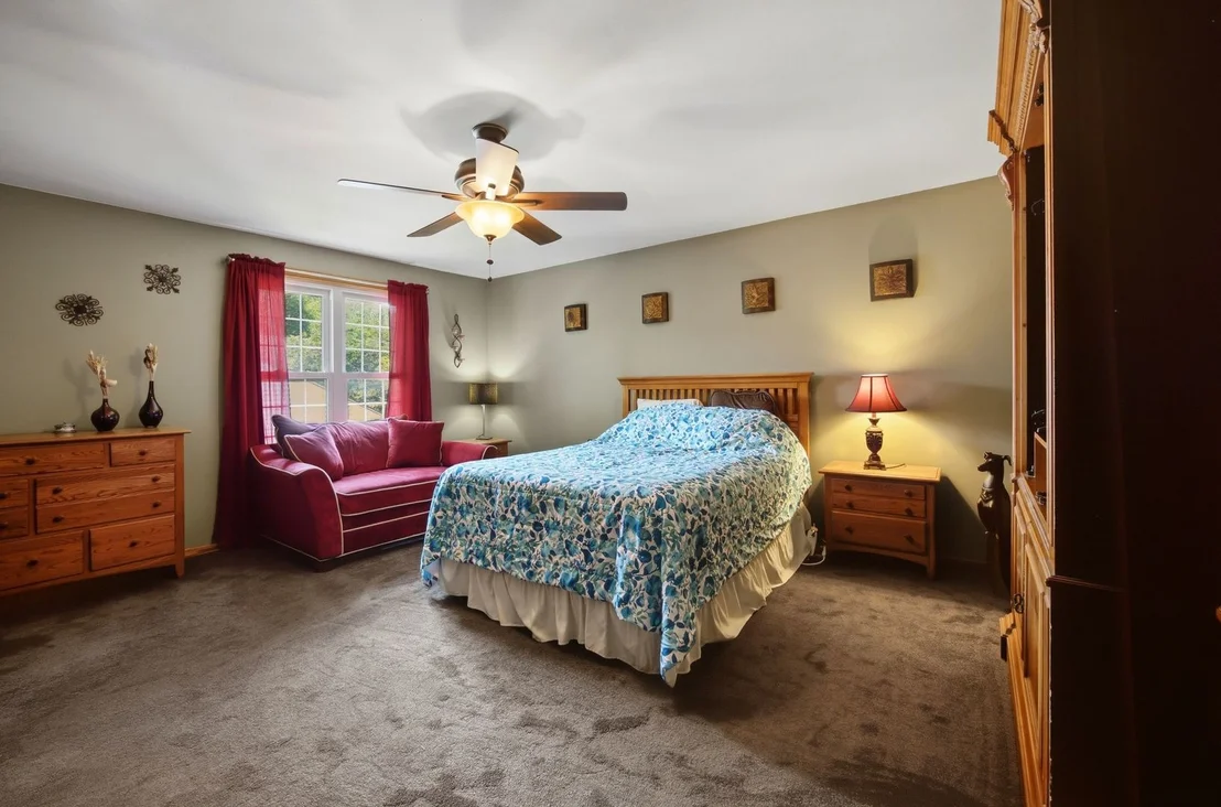 Photo of 702 Hickory Lane
