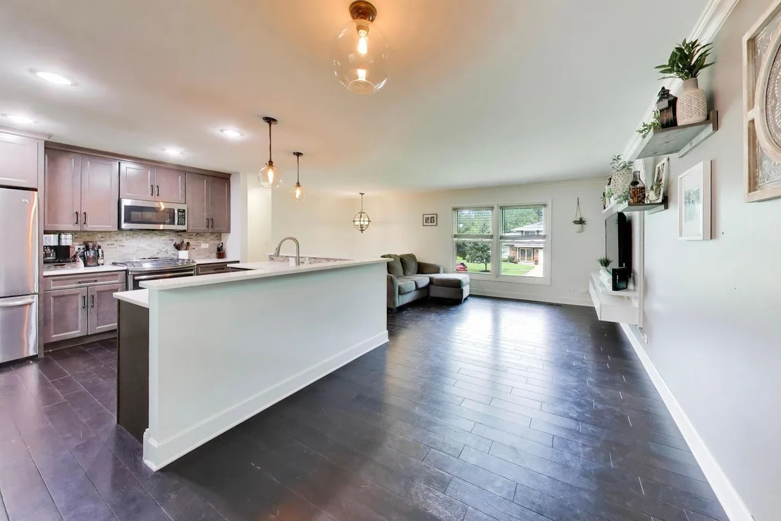 Photo of 2167 Midhurst Road