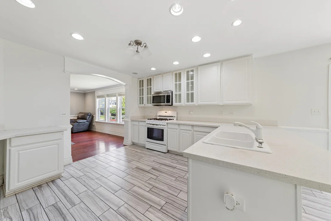 Photo of 1702 Stonegate Drive