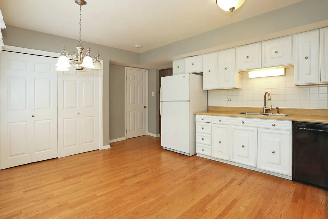 Photo of 1324 Chartwell Road