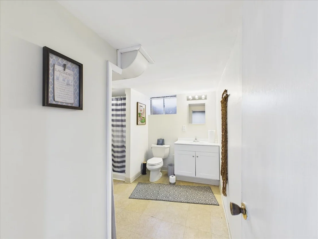 Photo of 220 FAIRVIEW Boulevard