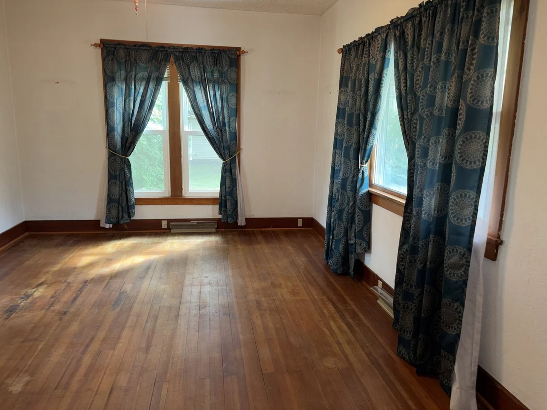 Photo of 211 N Seminary Street