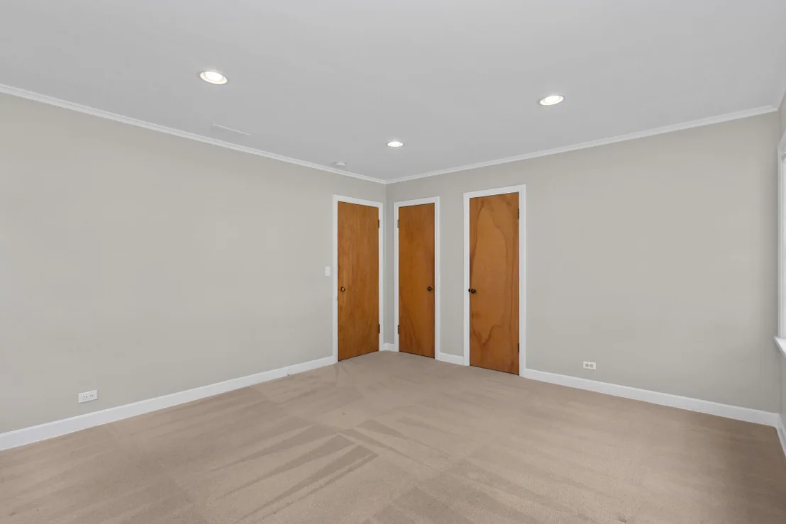 Photo of 807 Surrey Lane