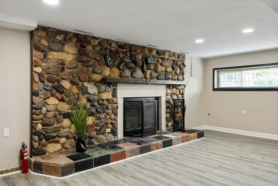 Photo of 564 W Harrison Road