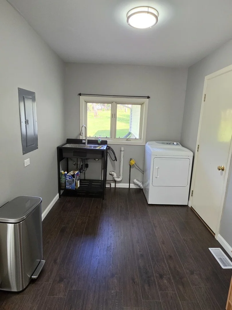 Photo of 2301 Greenbriar Lane