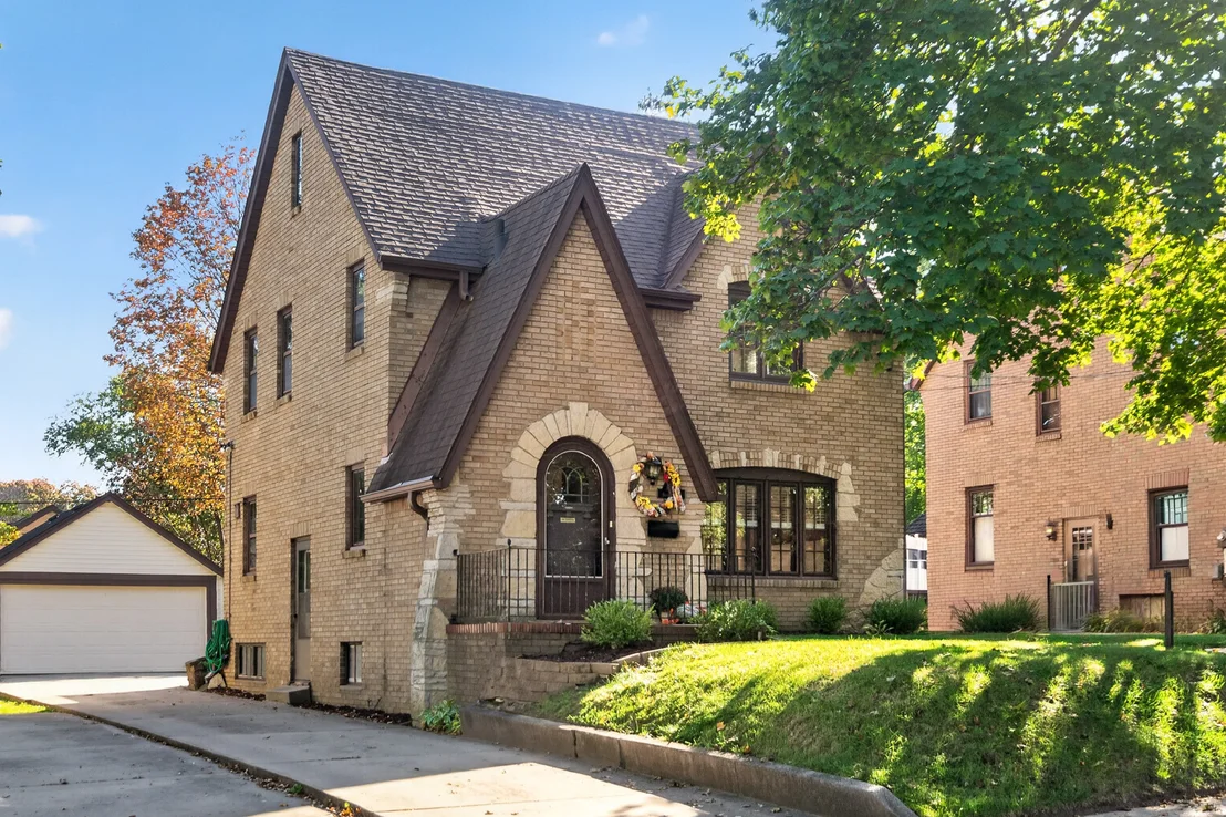 Photo of 623 Robert Avenue