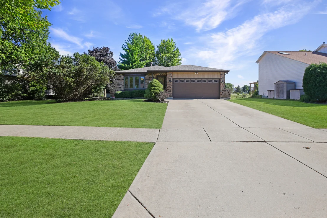 Photo of 1447 Comanche Drive