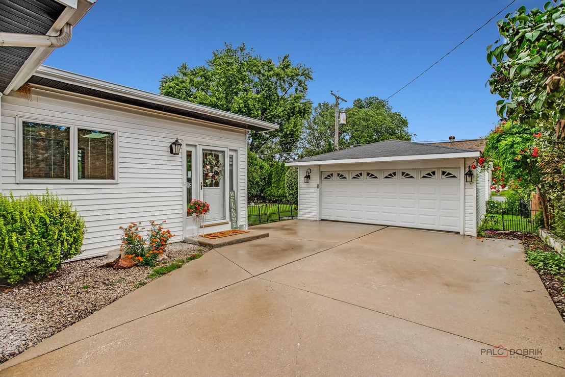Photo of 605 N Windsor Drive