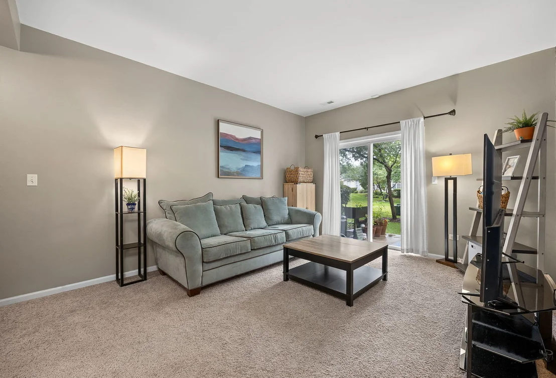 Photo of 347 Gladstone Lane