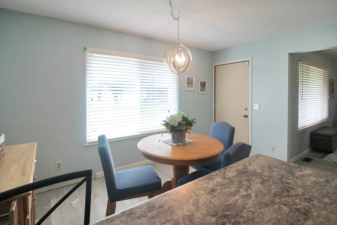 Photo of Unit 0 at 915 Laura Drive