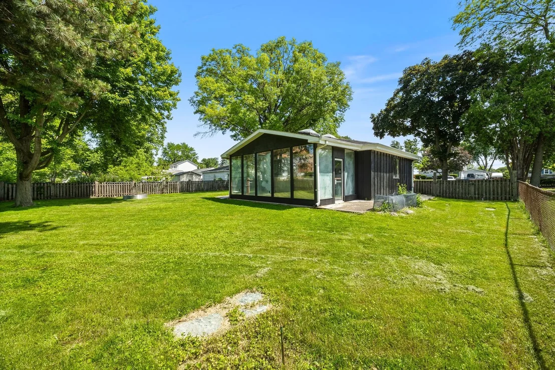 Photo of 564 W Harrison Road