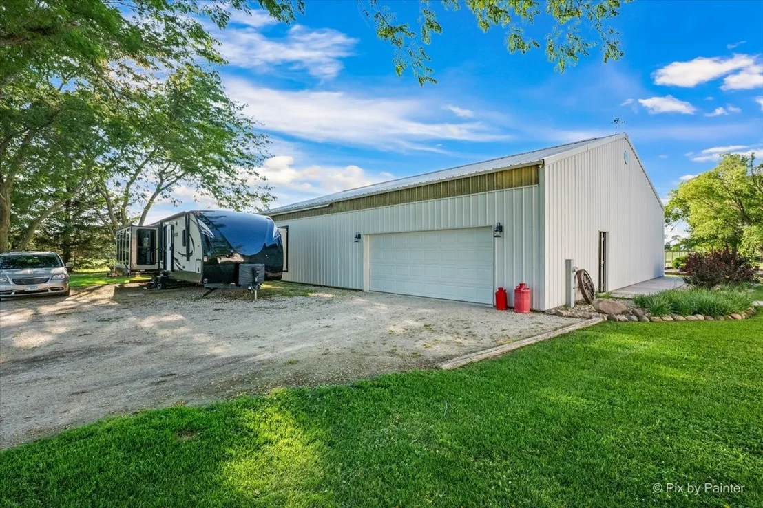Photo of 49W972 Peterson Road