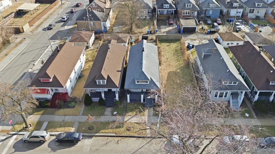 Photo of 1409 W 71st Place