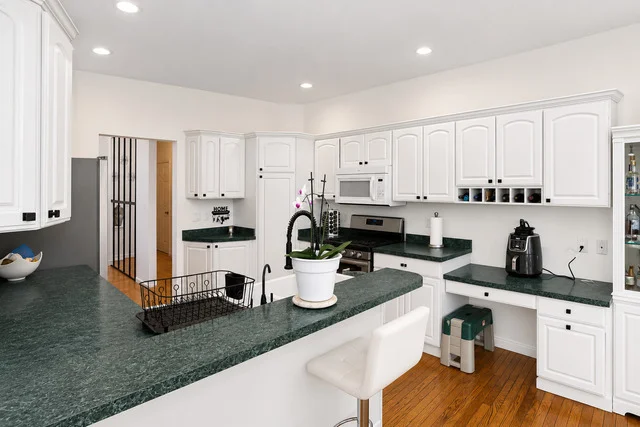 Photo of 219 Greenbriar Lane