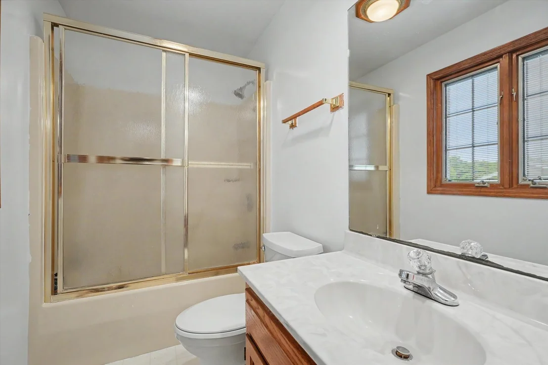 Photo of 324 N Chaucer Boulevard