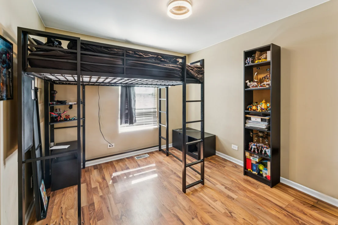 Photo of 464 Valentine Way