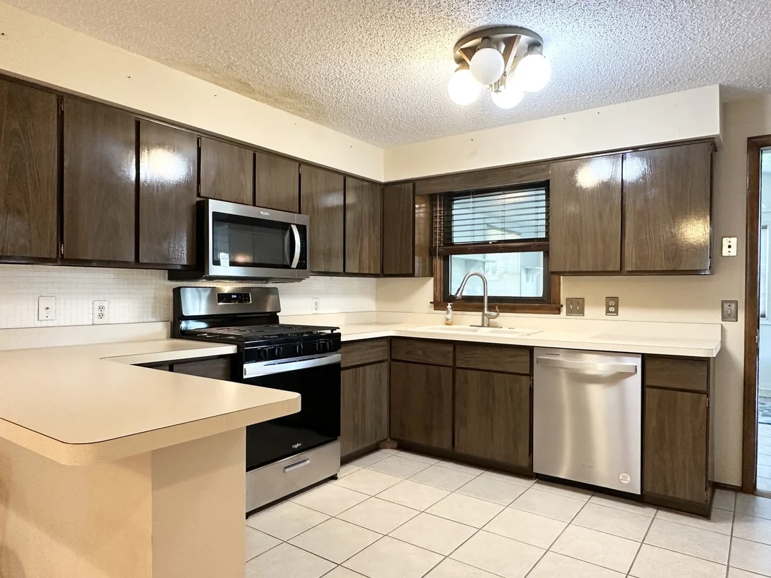 Photo of 1130 Cardinal Drive