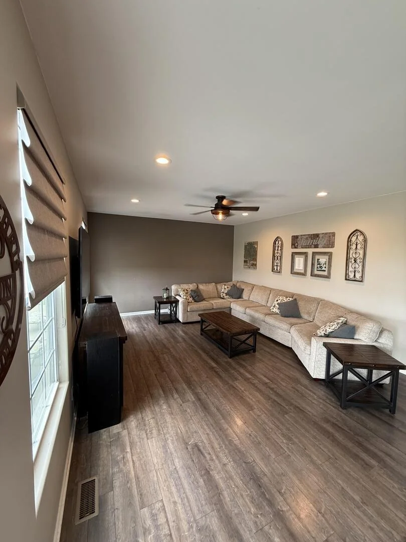 Photo of 412 E Frontier Drive